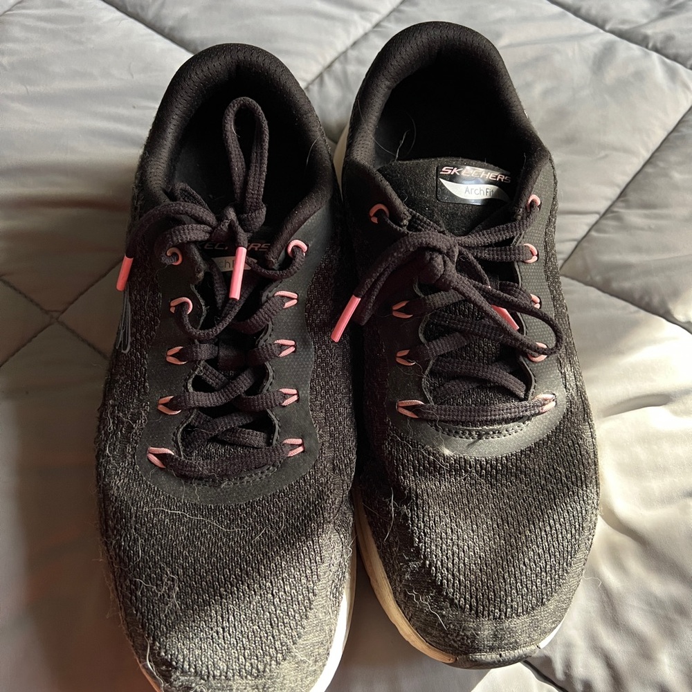 Skechers Black Sneakers with Pink Highlights